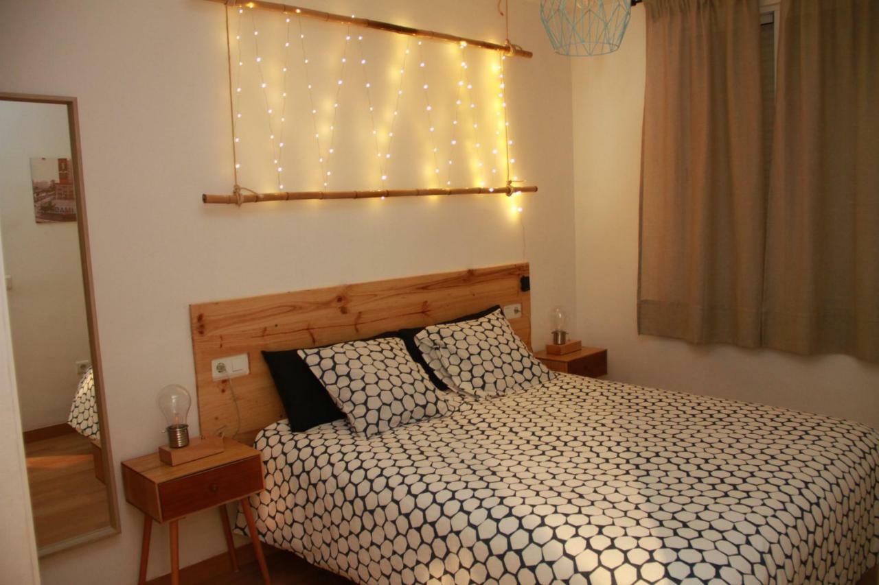 מאלגה Cozy & Bright Apartment מראה חיצוני תמונה