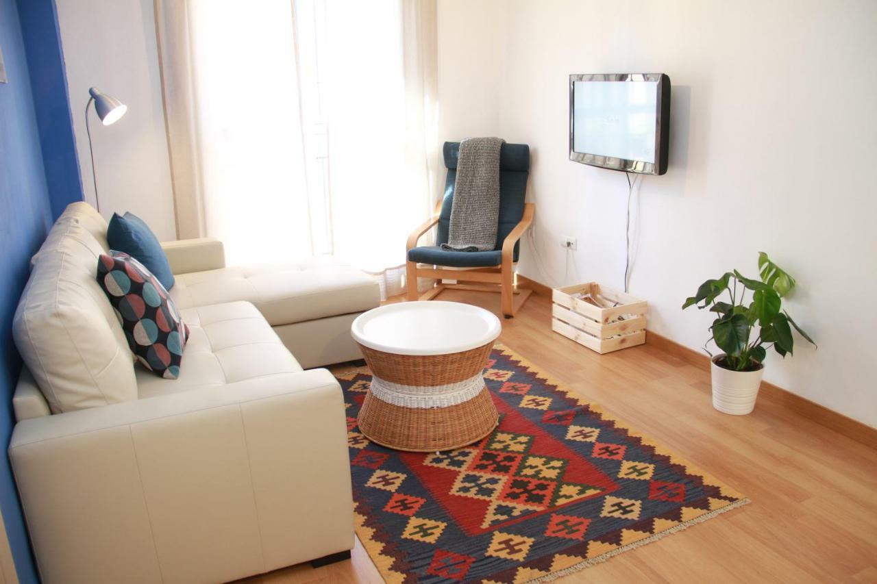 מאלגה Cozy & Bright Apartment מראה חיצוני תמונה