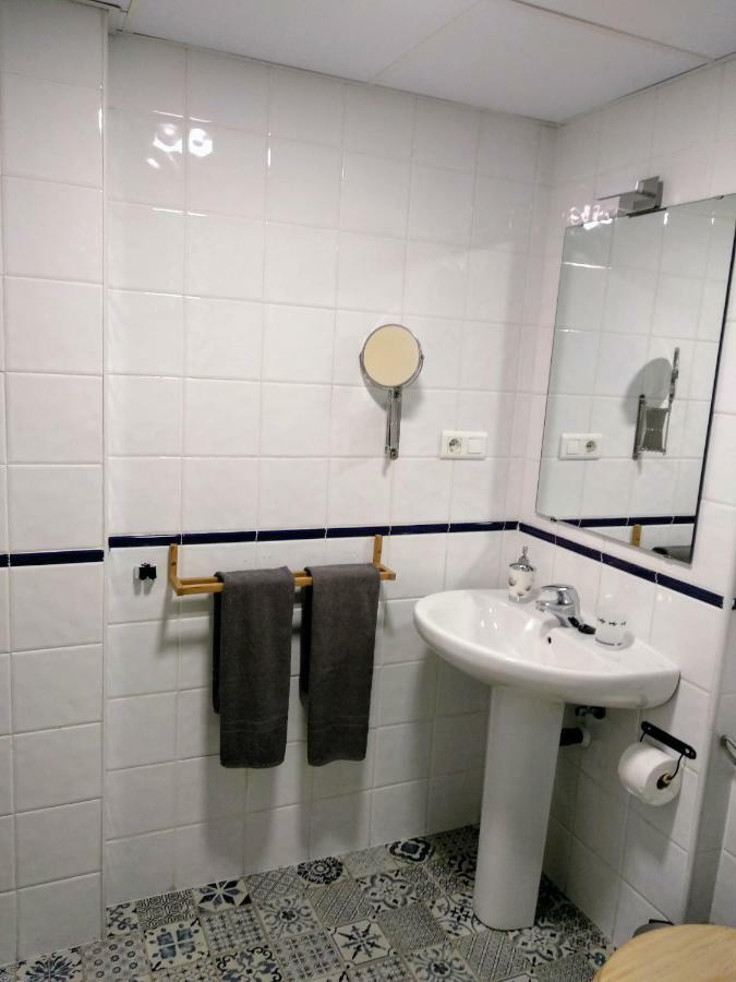 מאלגה Cozy & Bright Apartment מראה חיצוני תמונה