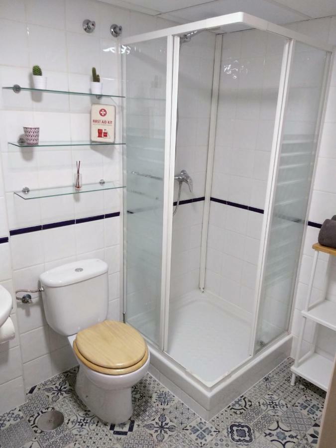 מאלגה Cozy & Bright Apartment מראה חיצוני תמונה